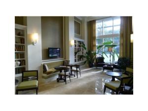 480 Hibiscus Street 409