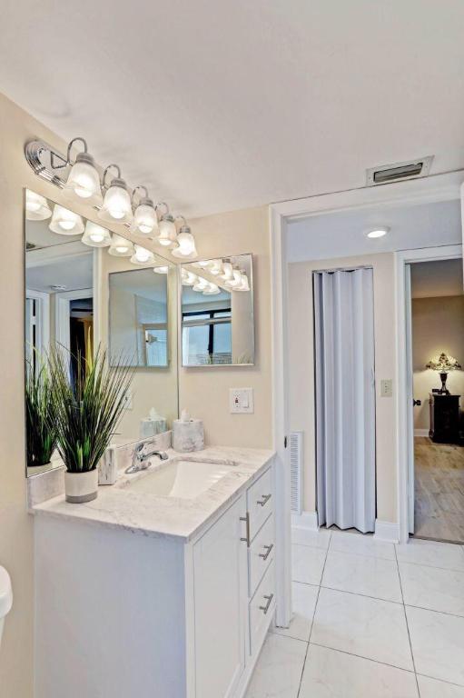 2205 SW 22nd Avenue 1030