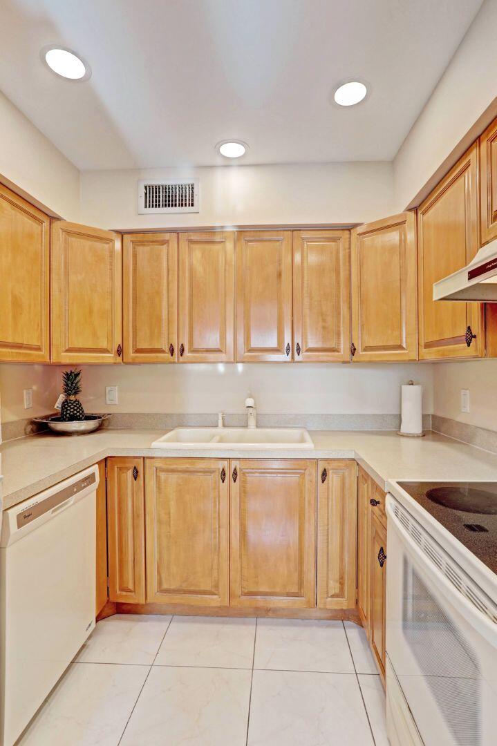 2205 SW 22nd Avenue 1030