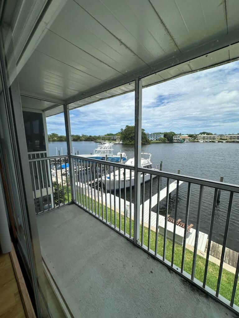 400 Northlake Court 206