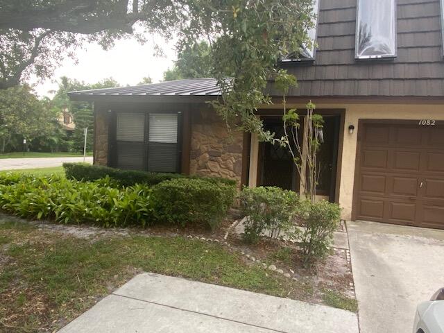 1082 Raintree Lane