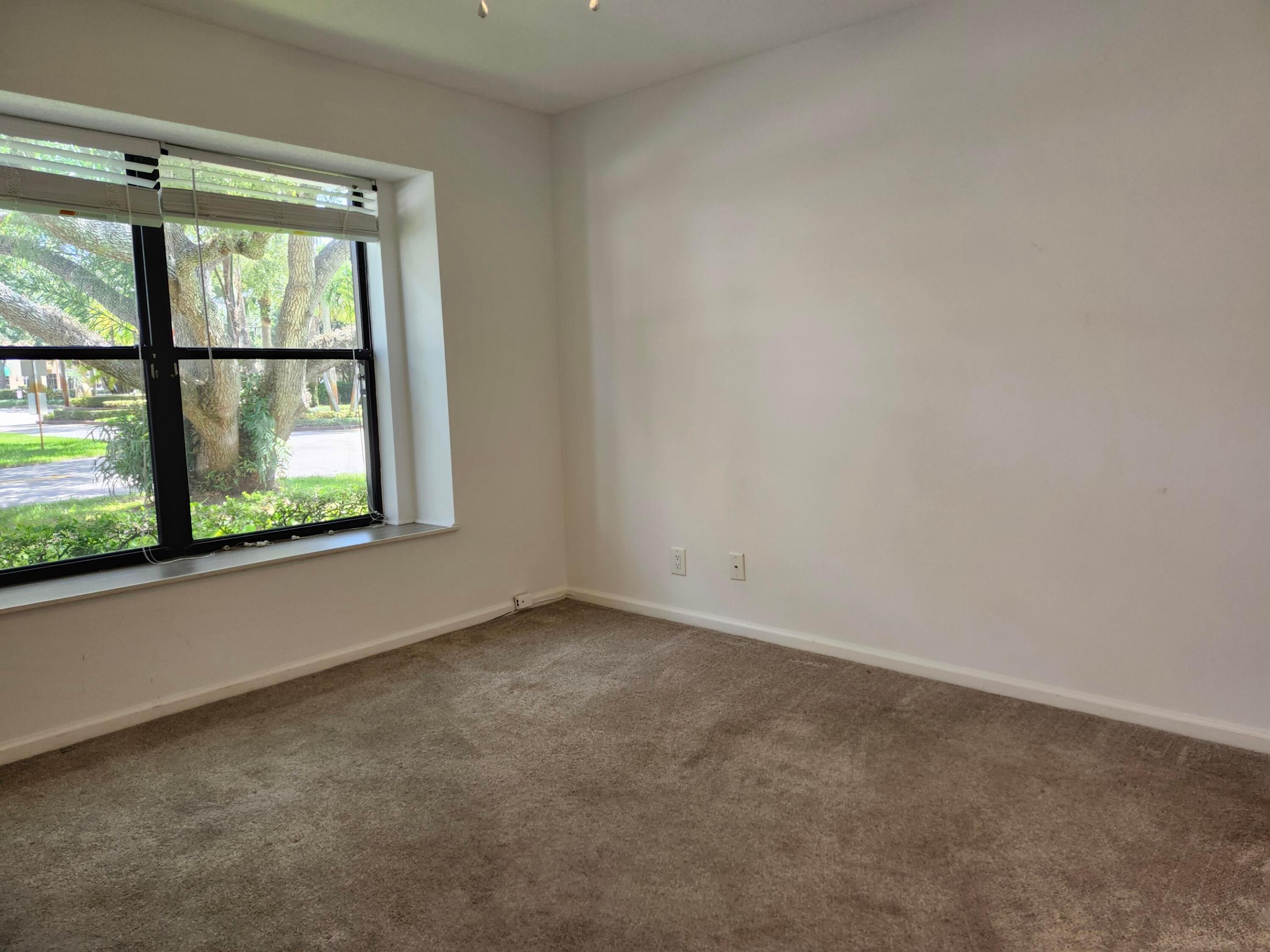 1082 Raintree Lane