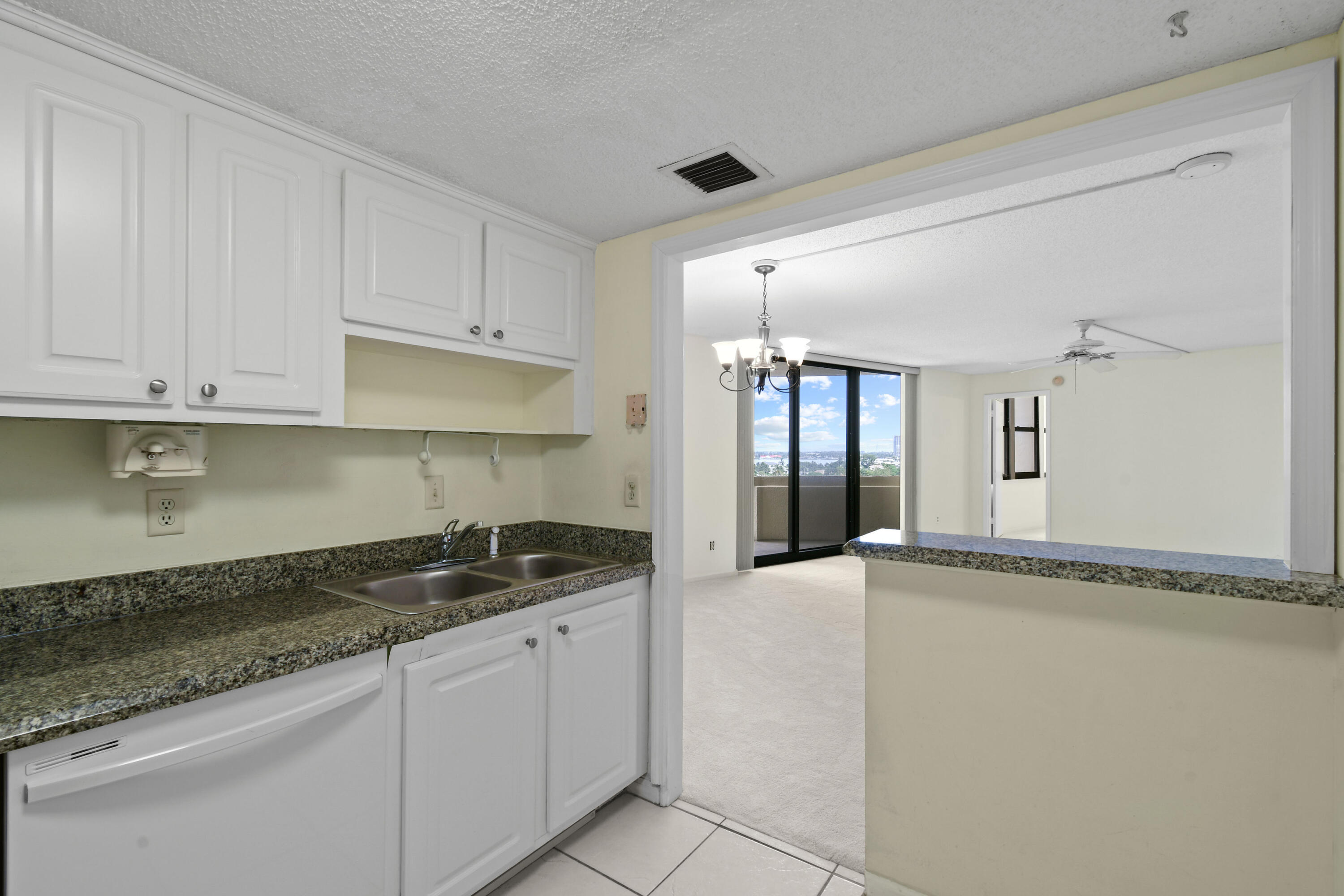 2800 N Ocean Drive A-8b