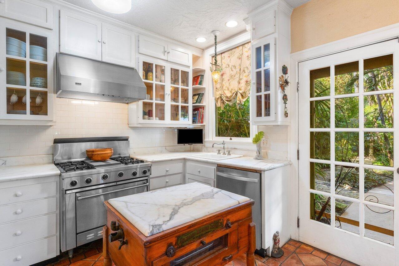 739 Sunset Road