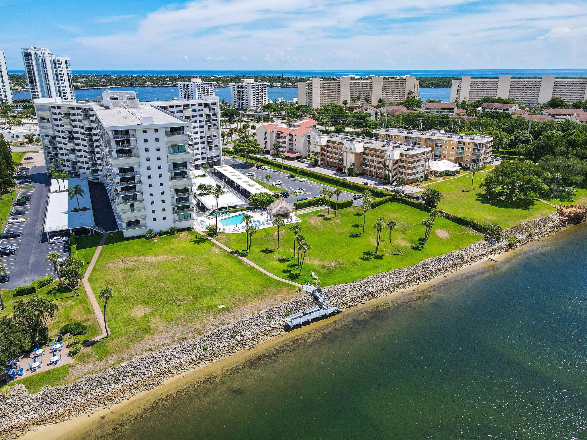 336 Golfview Road 909