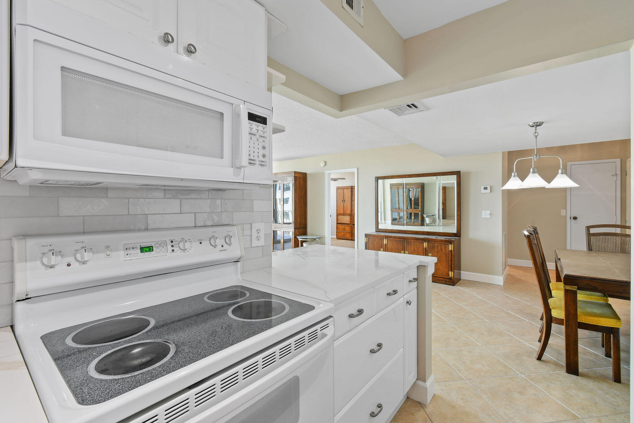 336 Golfview Road 909