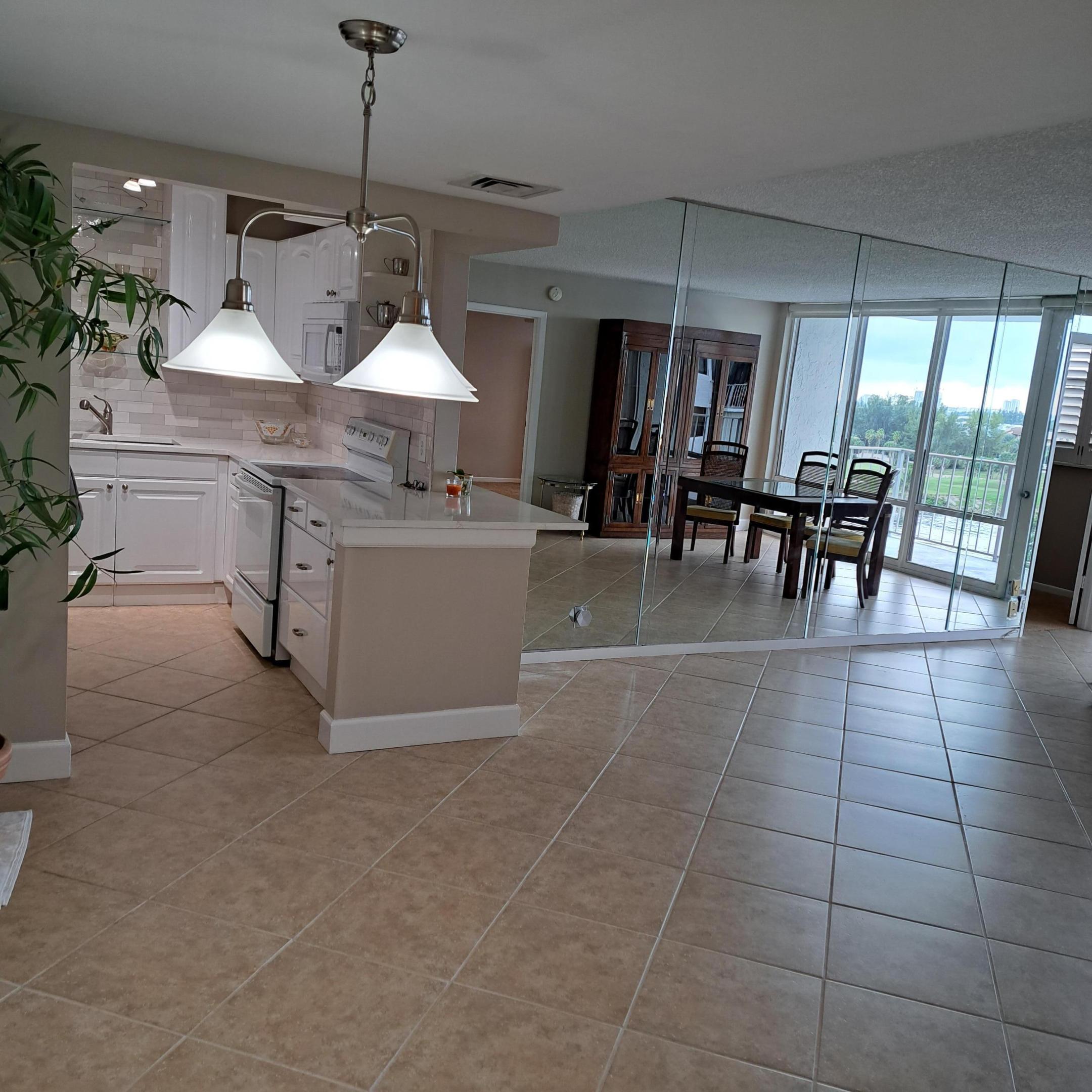 336 Golfview Road 909