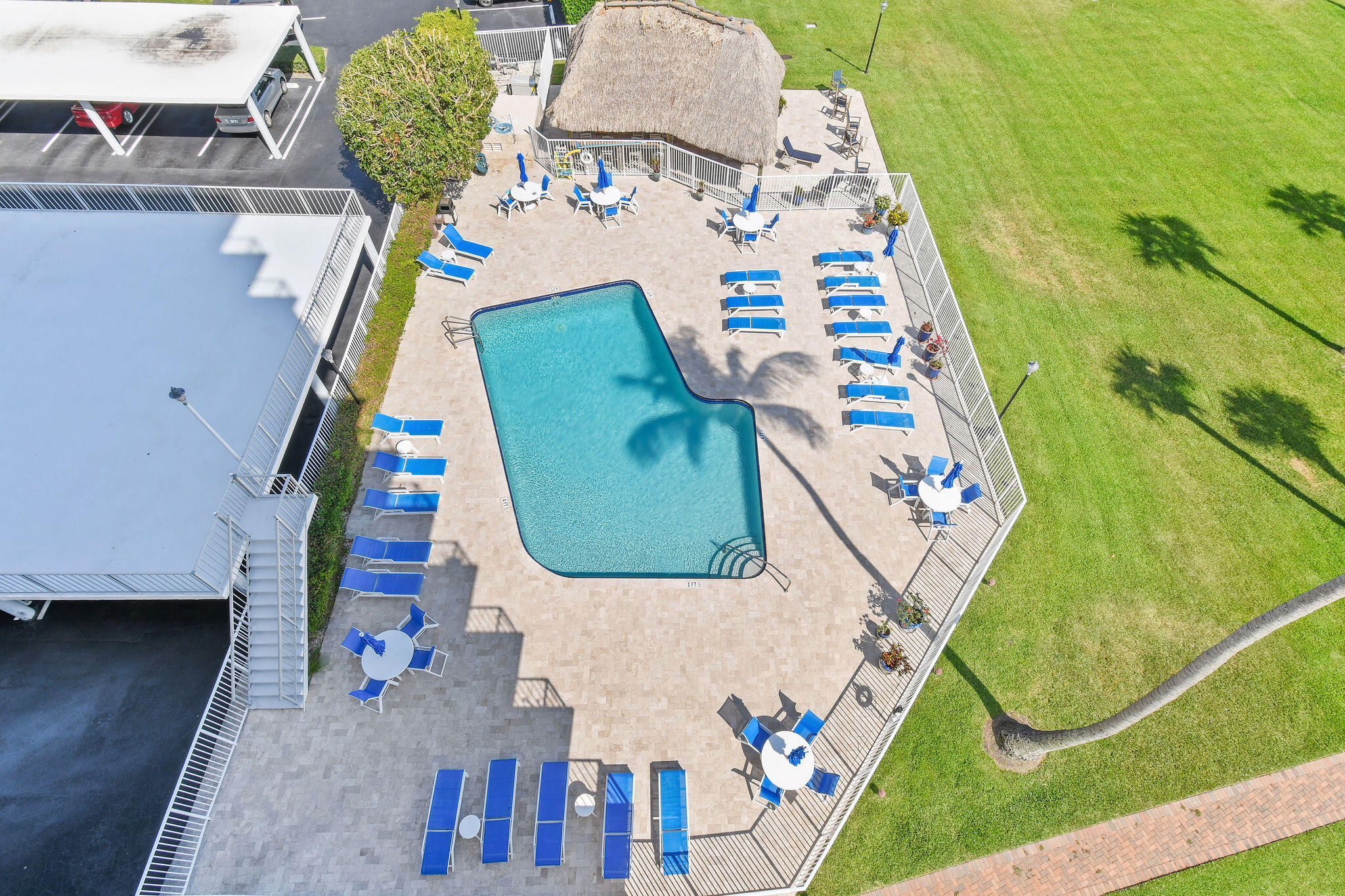 336 Golfview Road 909
