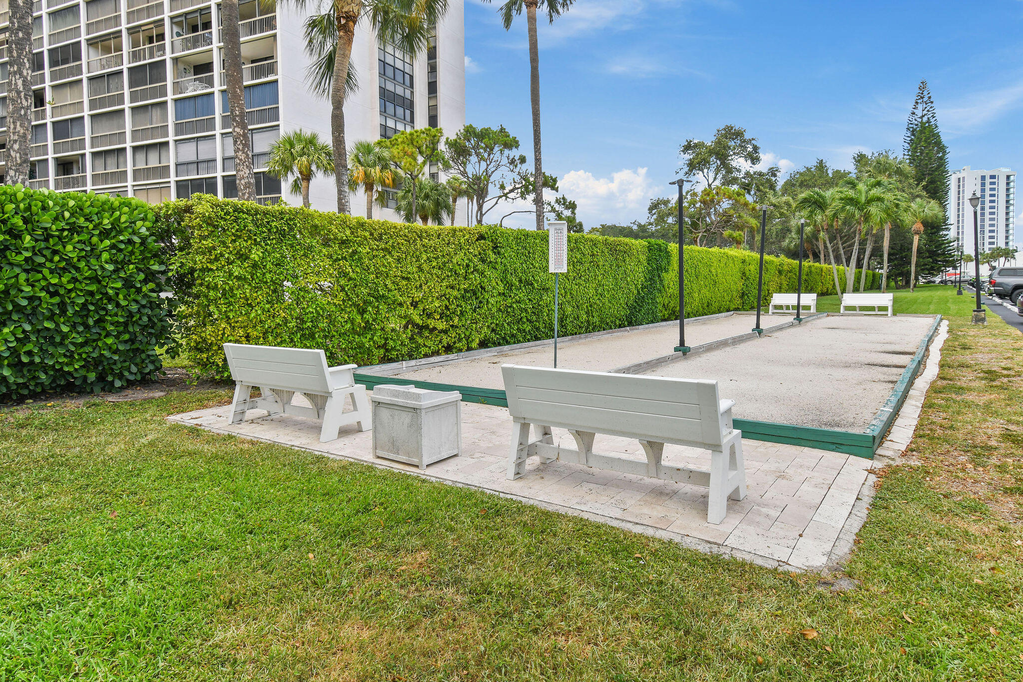 336 Golfview Road 909