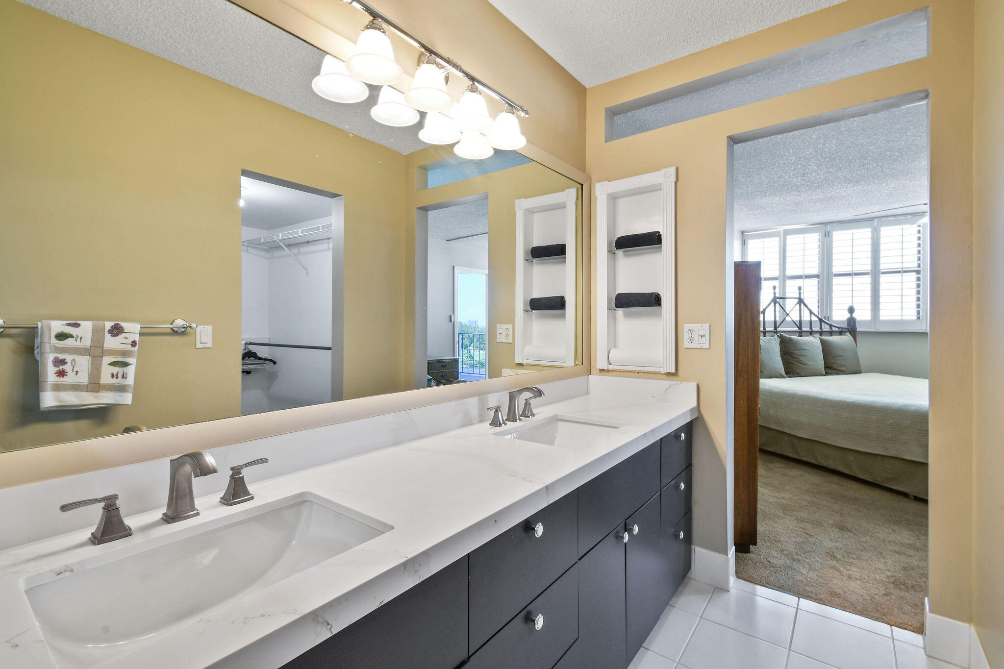 336 Golfview Road 909
