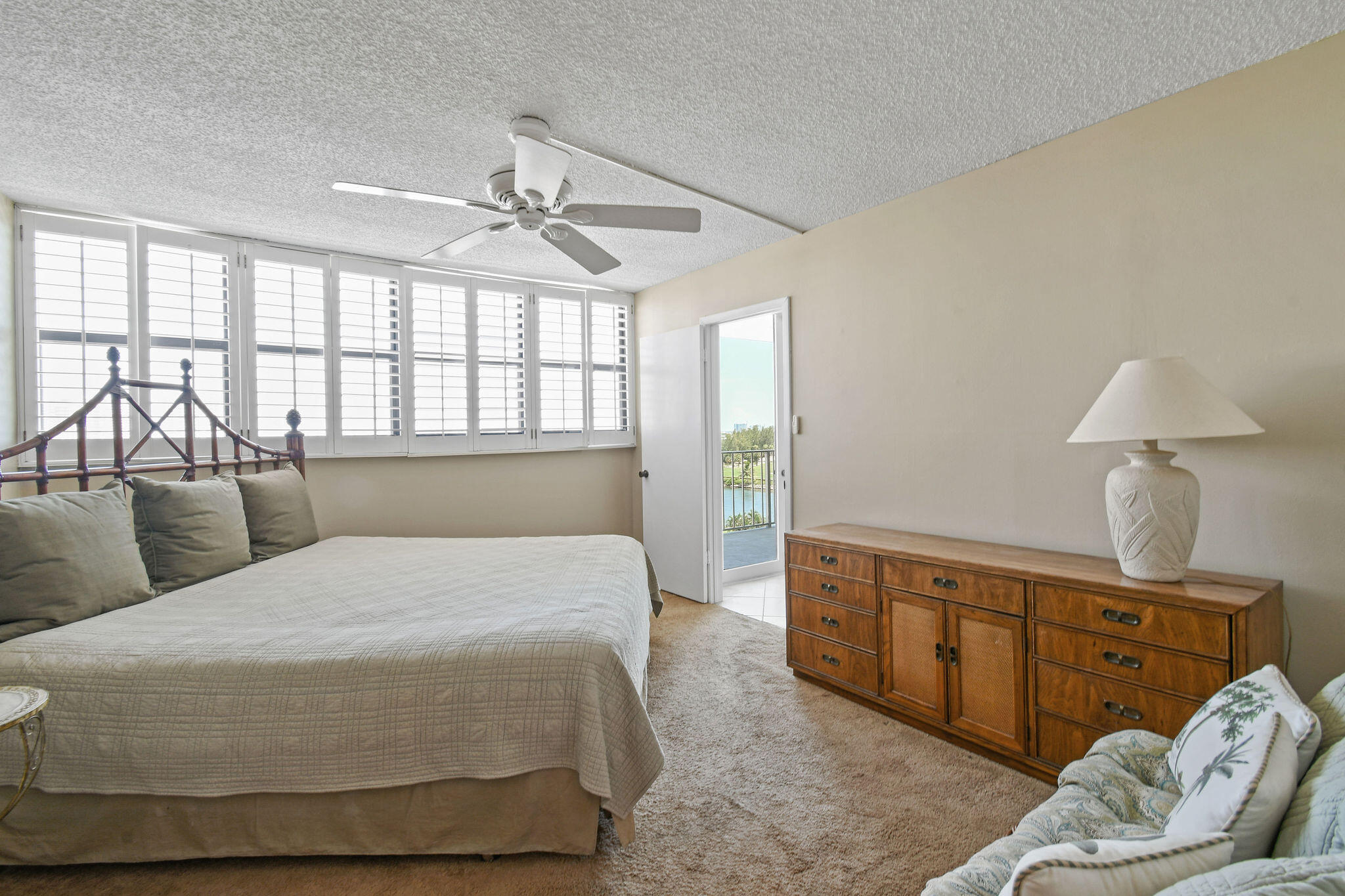 336 Golfview Road 909