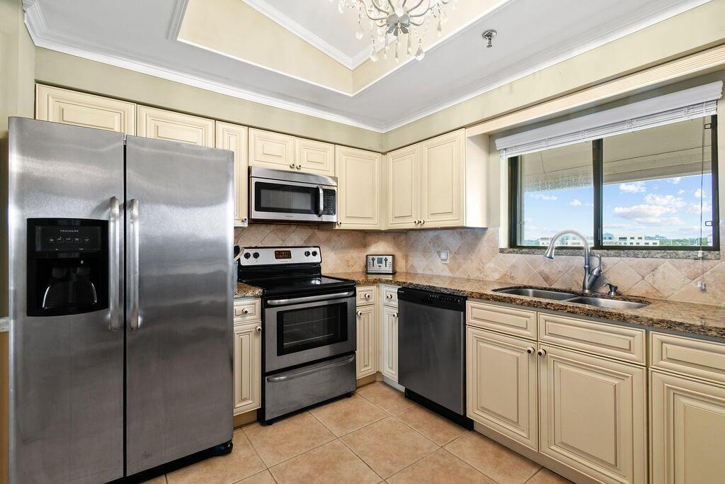 300 Golfview Road 504