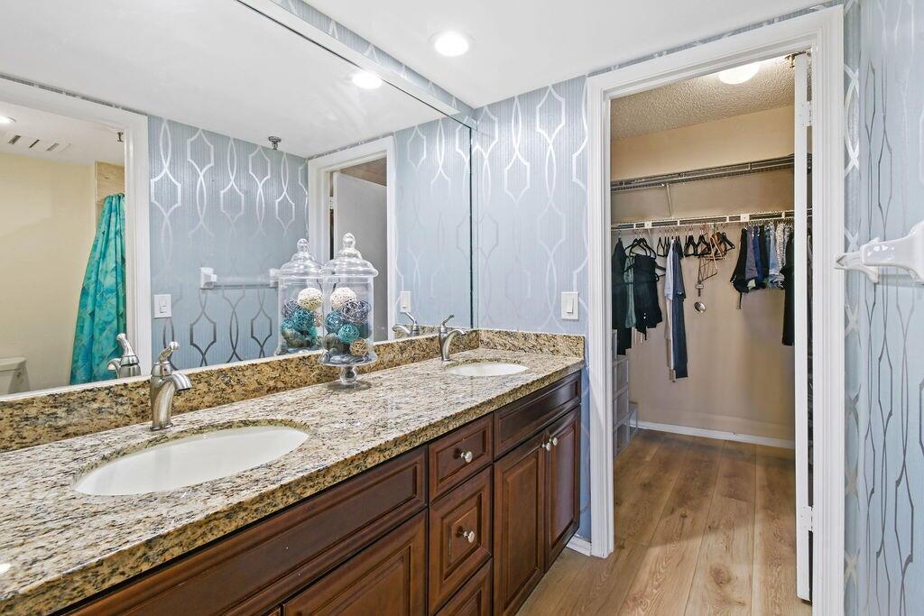 300 Golfview Road 504