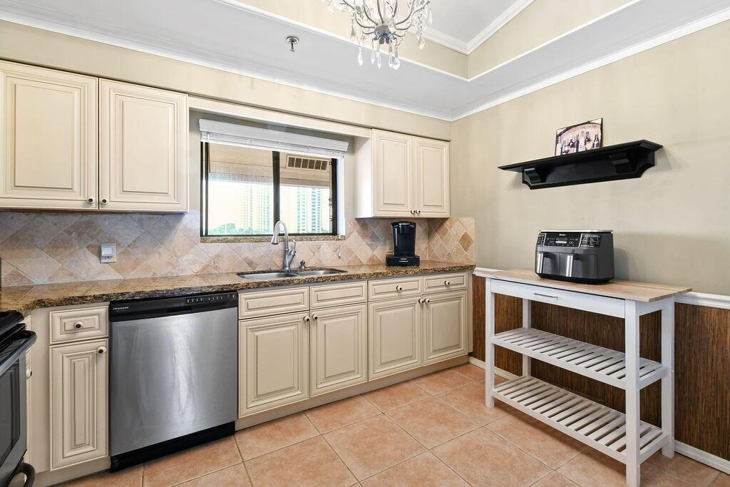 300 Golfview Road 504