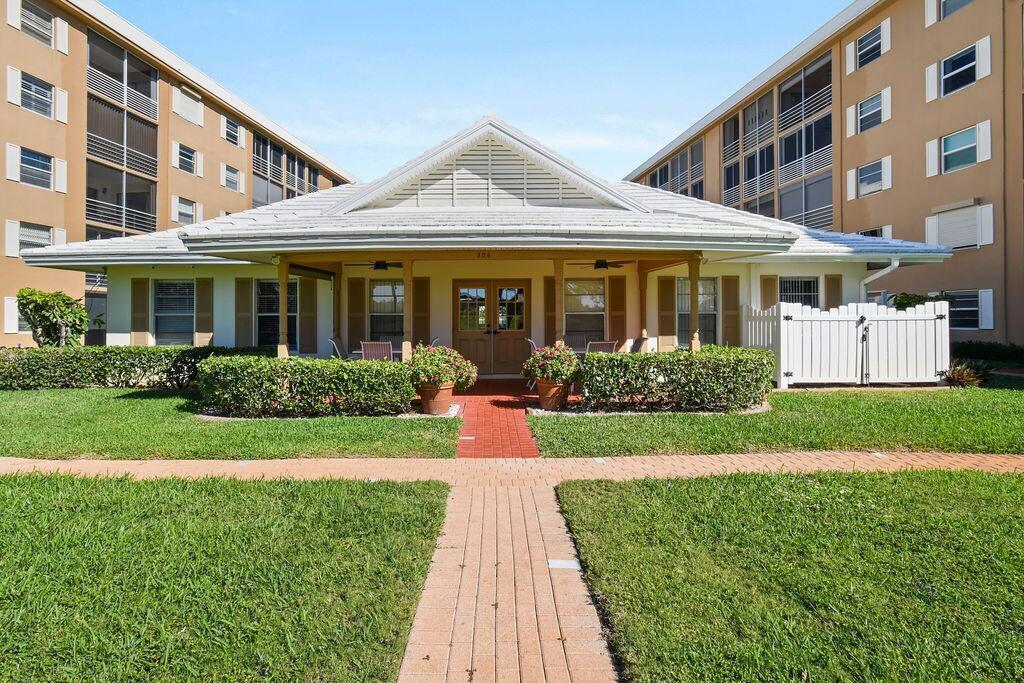 300 Golfview Road 504