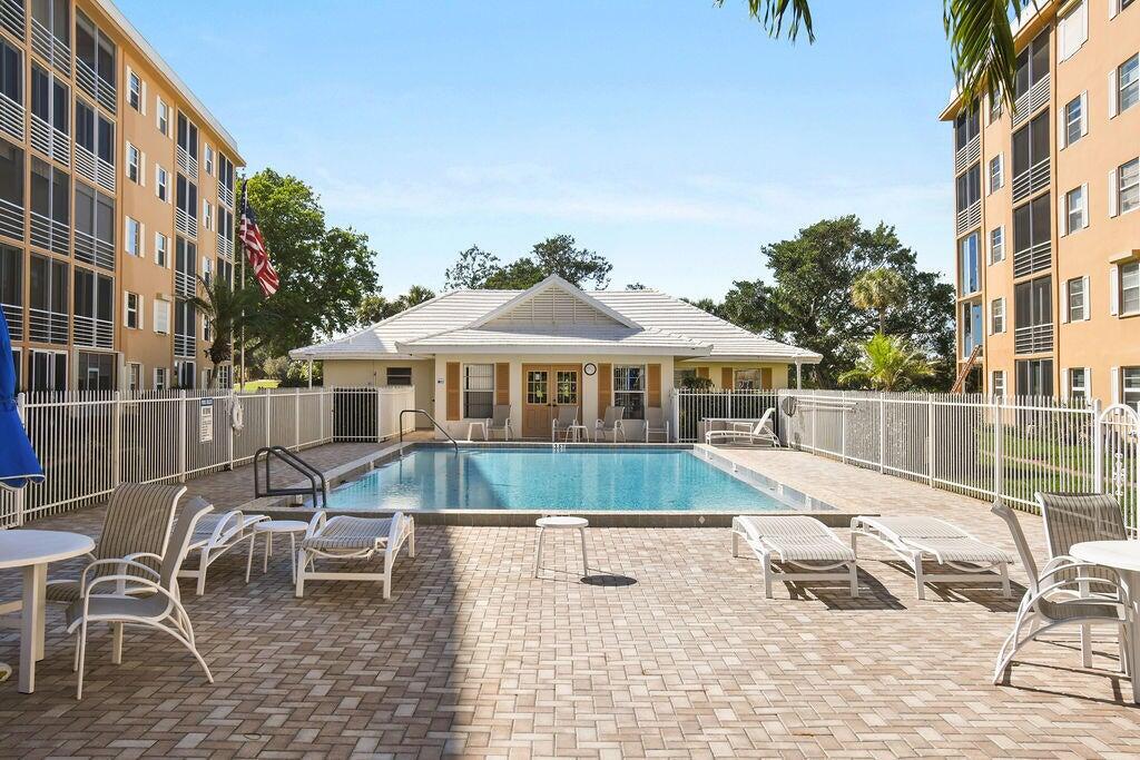 300 Golfview Road 504