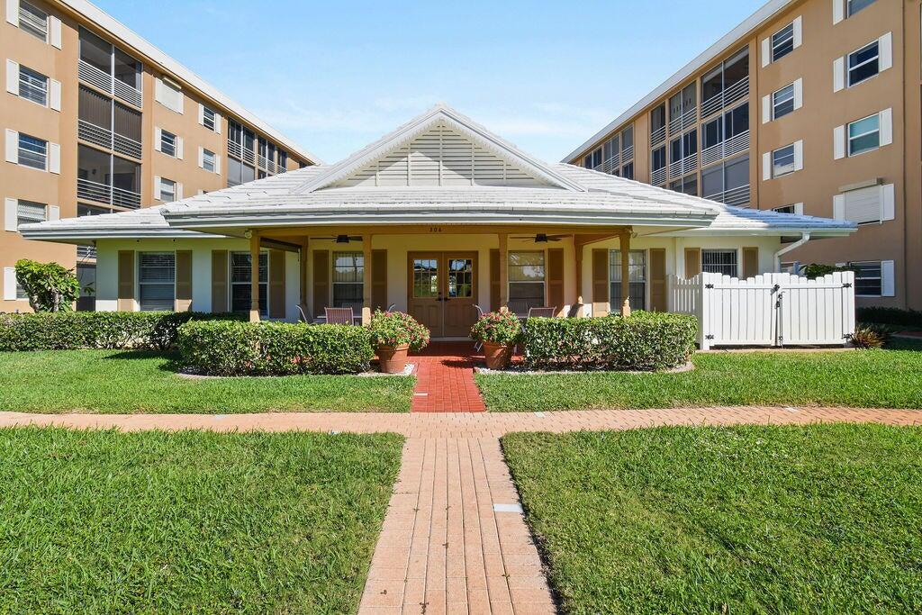 300 Golfview Road 504