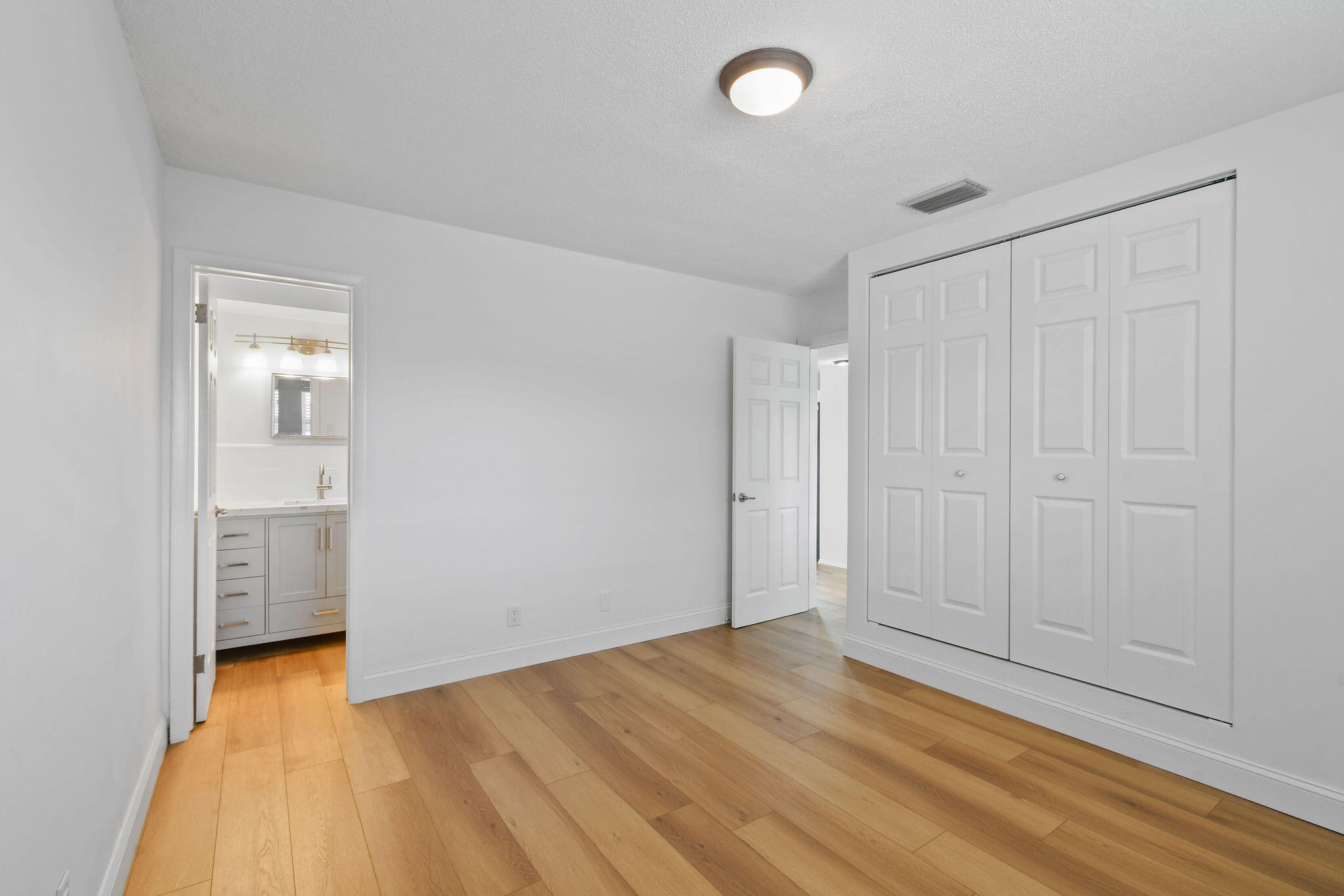 631 W Jasmine Drive