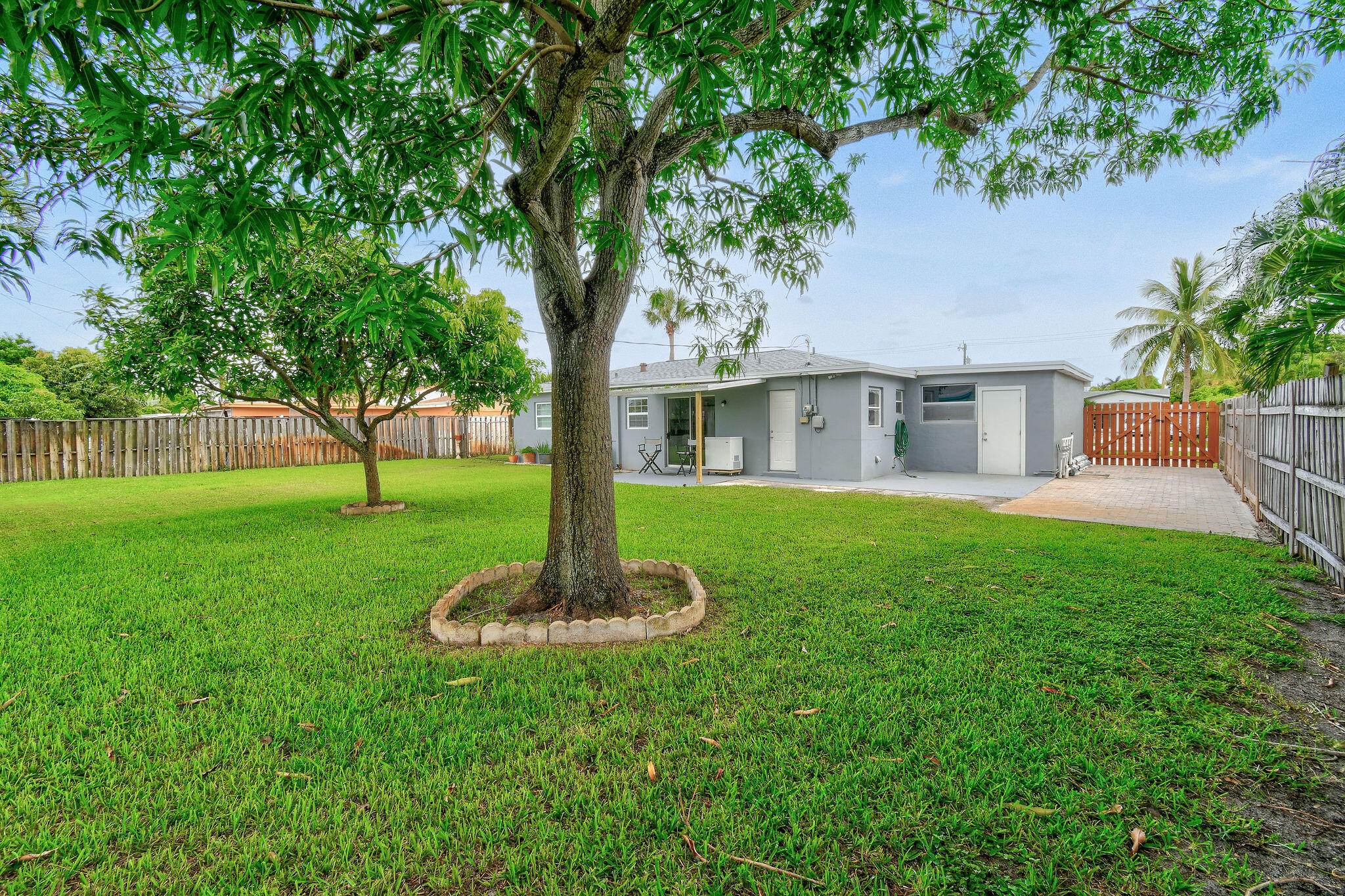 631 W Jasmine Drive