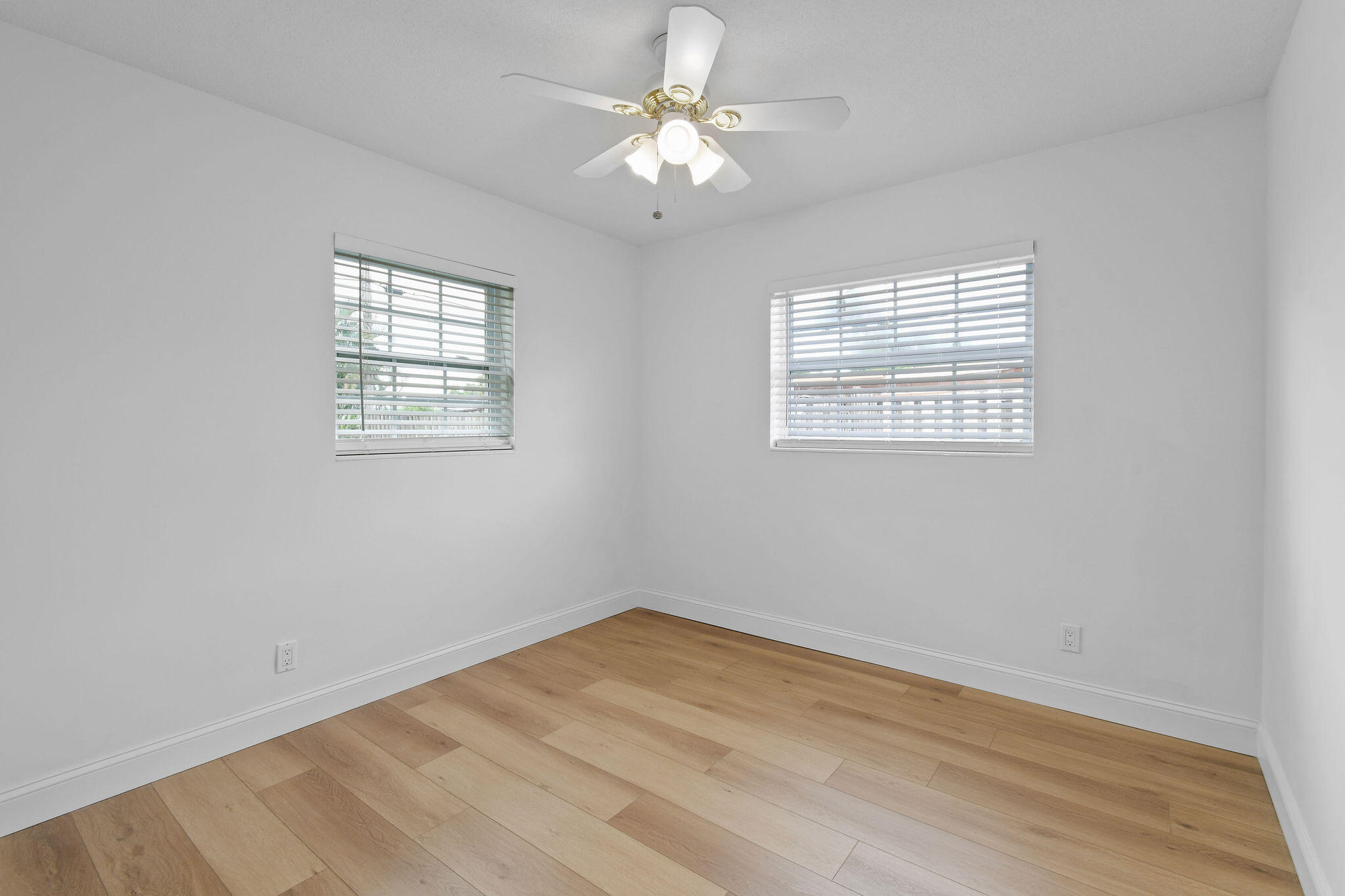 631 W Jasmine Drive