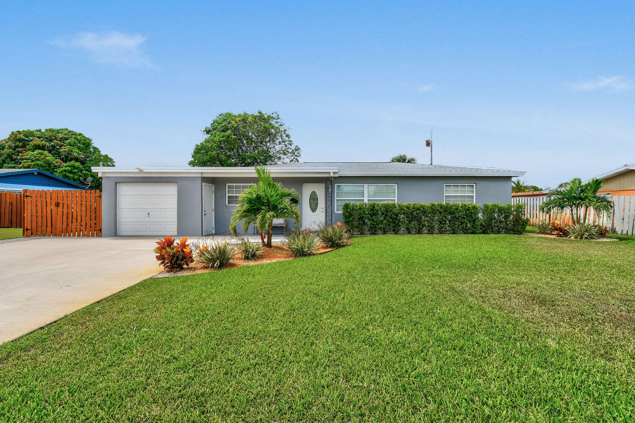 631 W Jasmine Drive