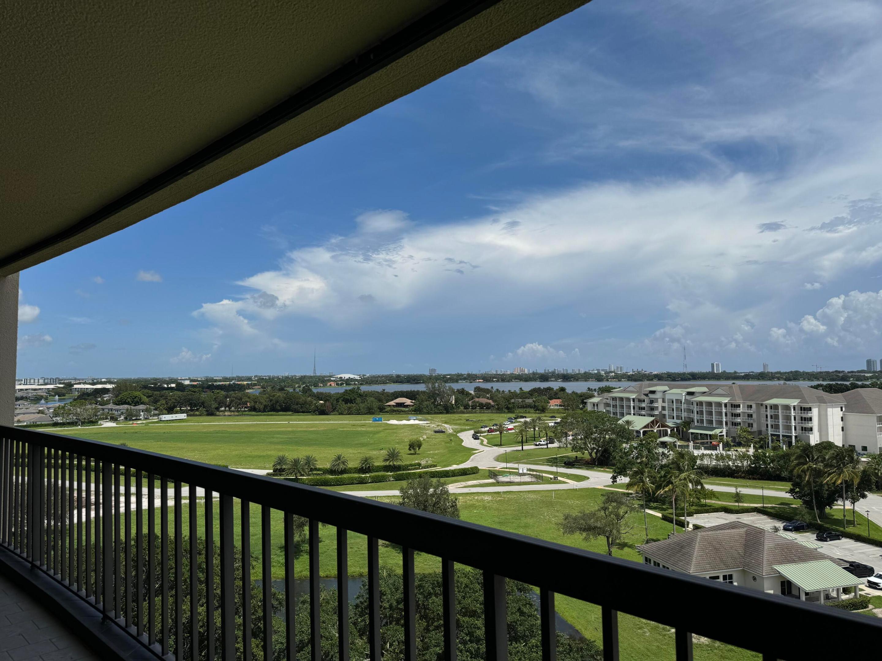 2450 Presidential Way 1107