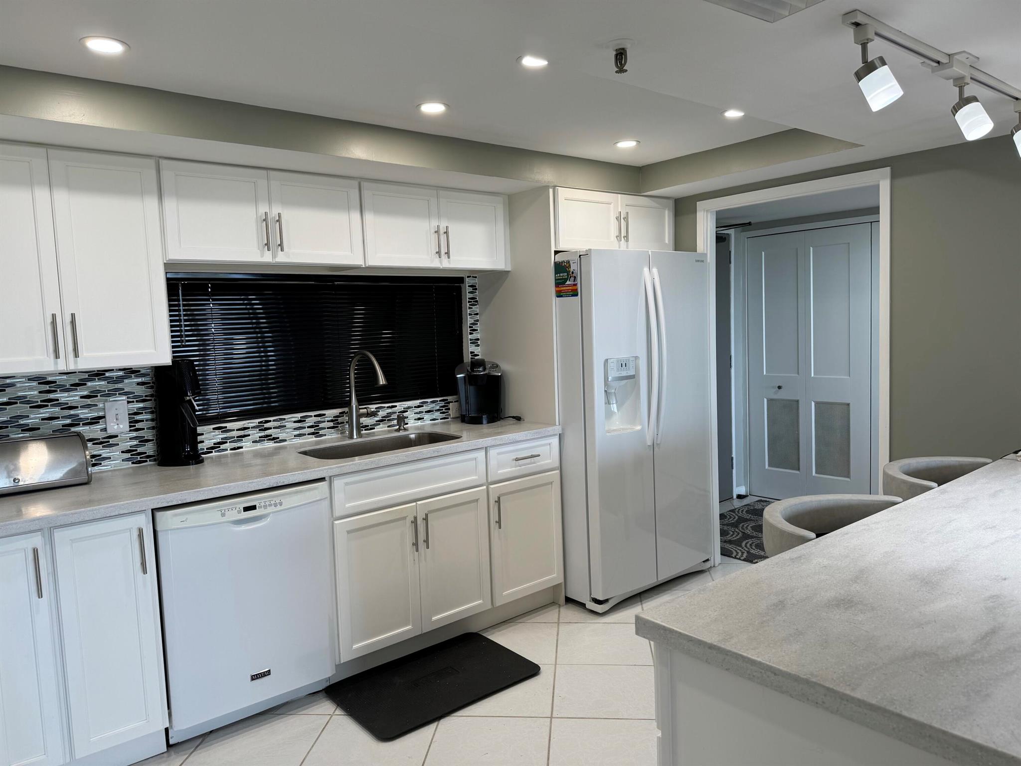 2450 Presidential Way 1107