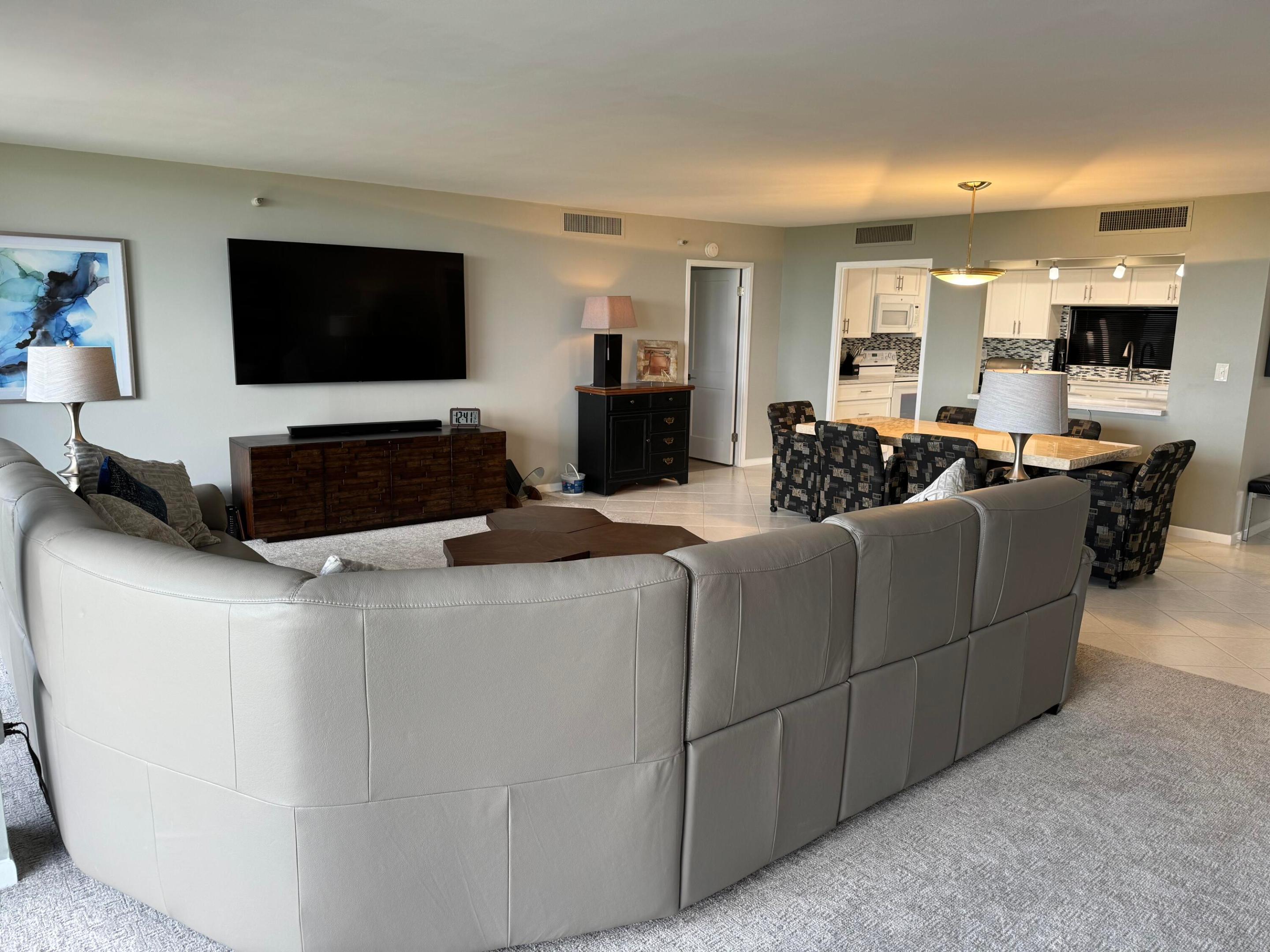 2450 Presidential Way 1107