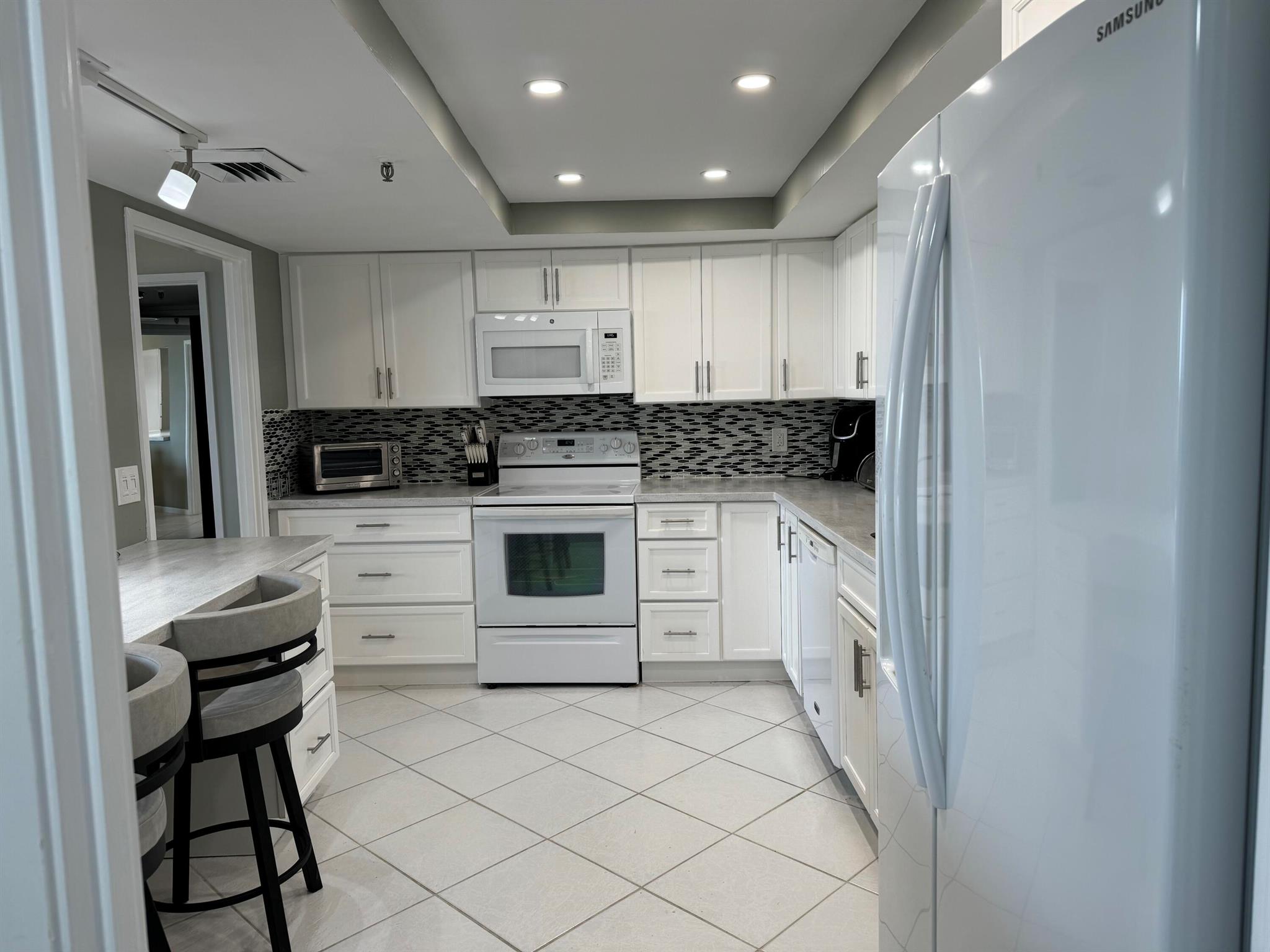 2450 Presidential Way 1107