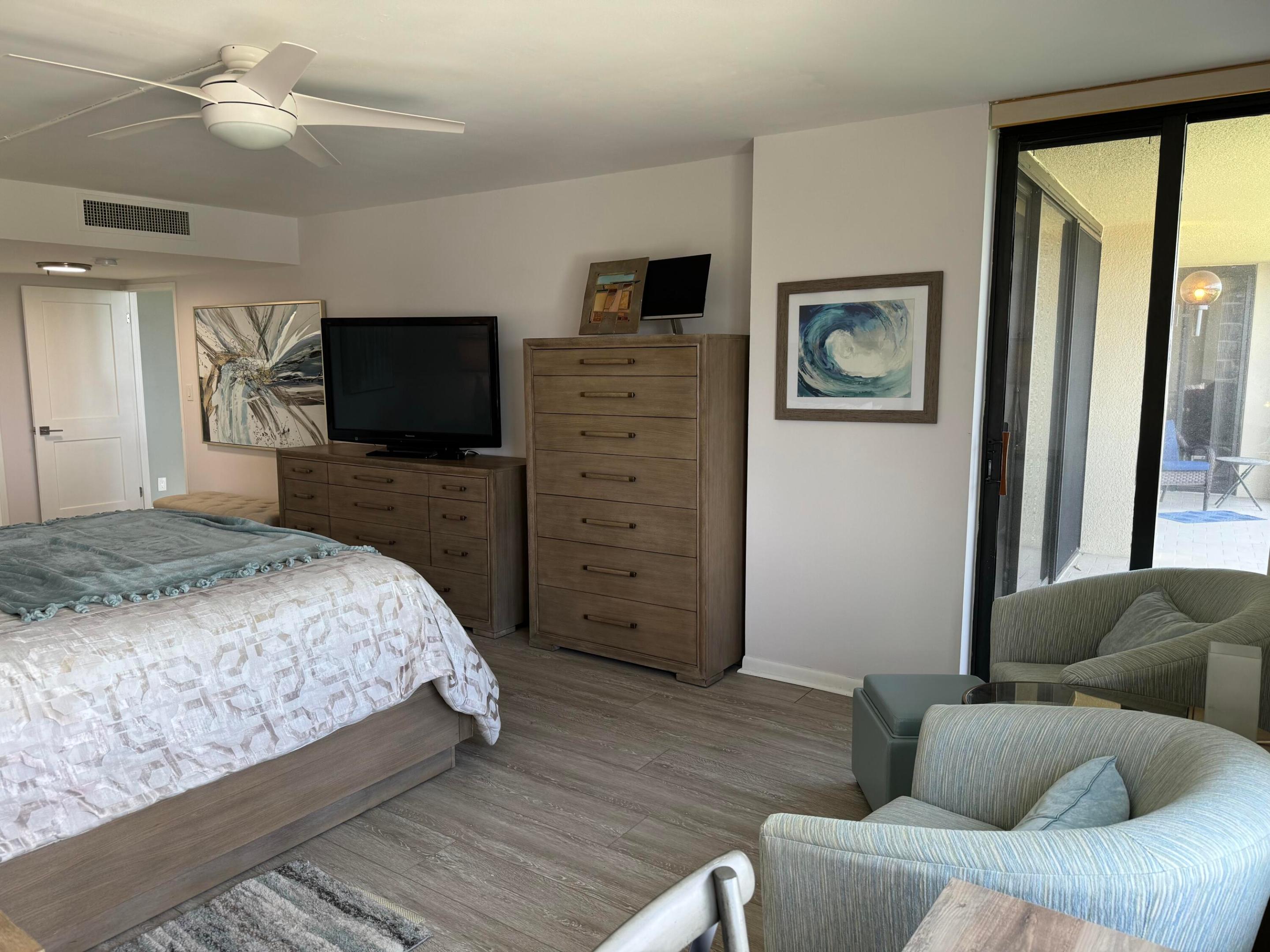 2450 Presidential Way 1107