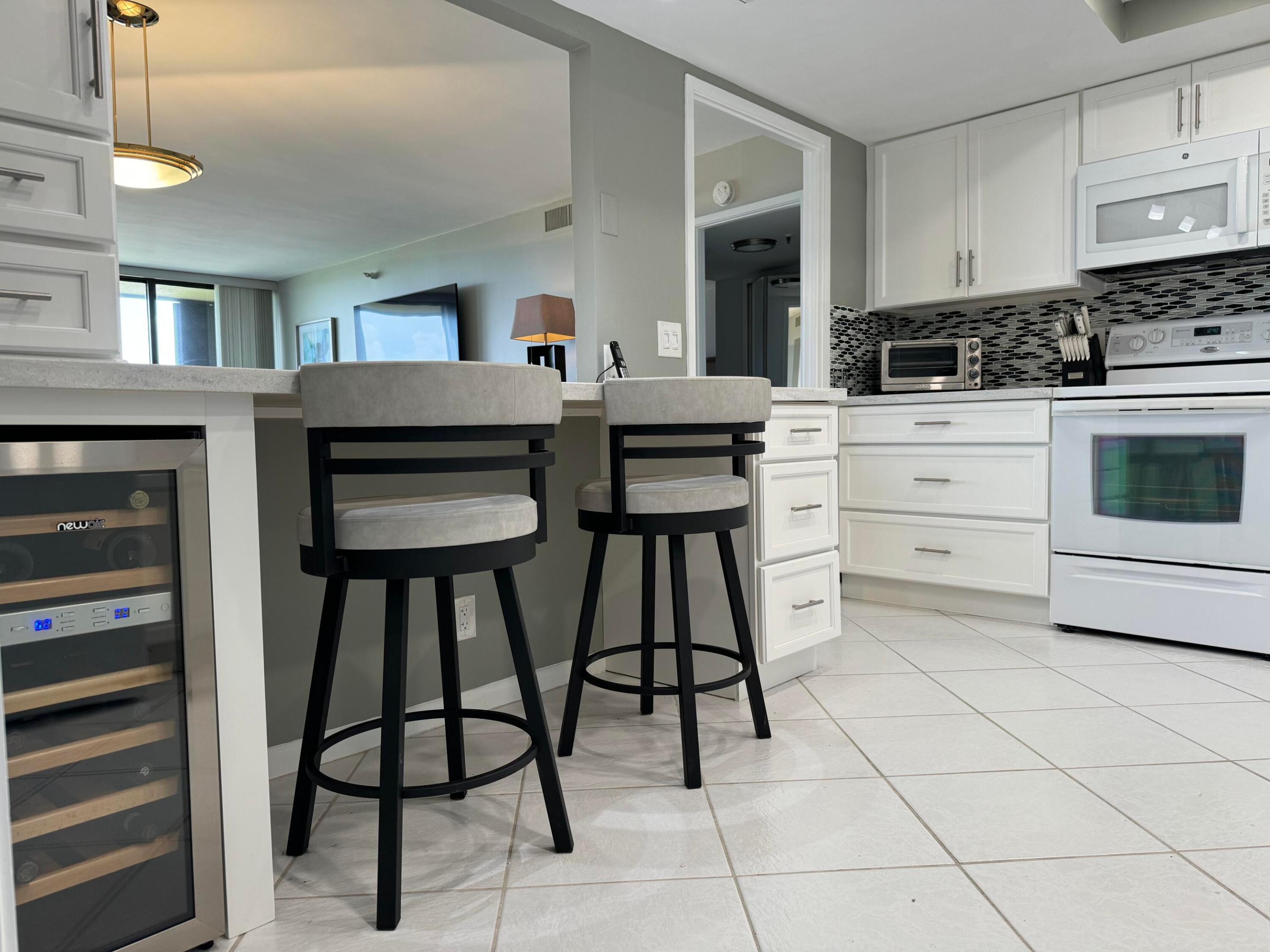 2450 Presidential Way 1107