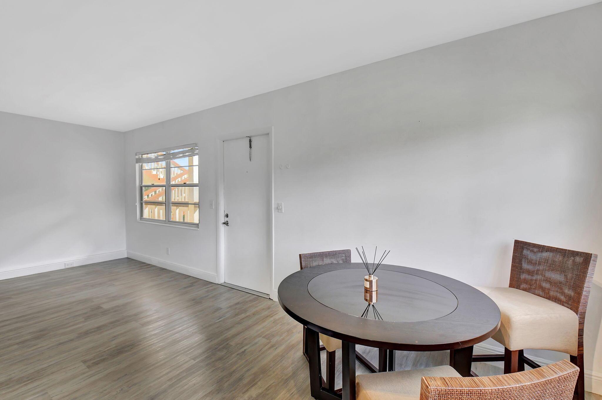 445 Mansfield K