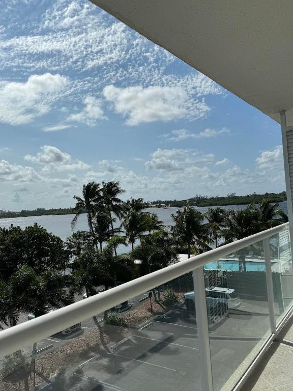 2560 S Ocean Boulevard 407