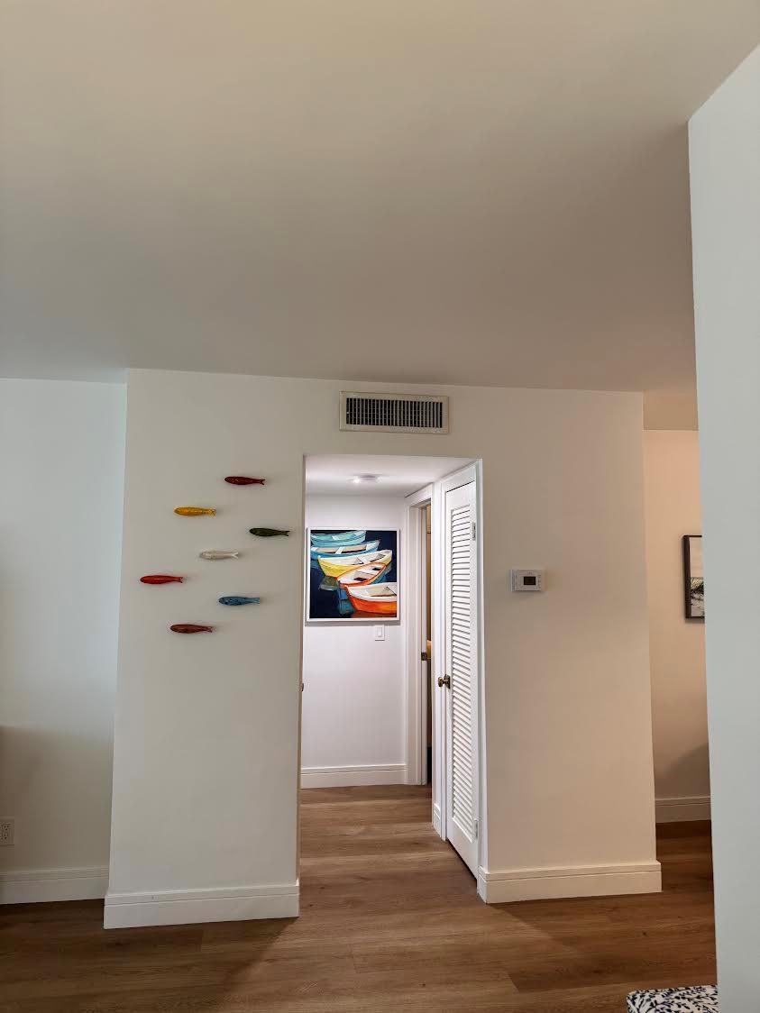 139 Sunrise Avenue 1090