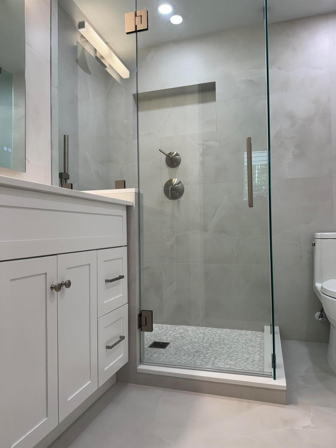 139 Sunrise Avenue 1090