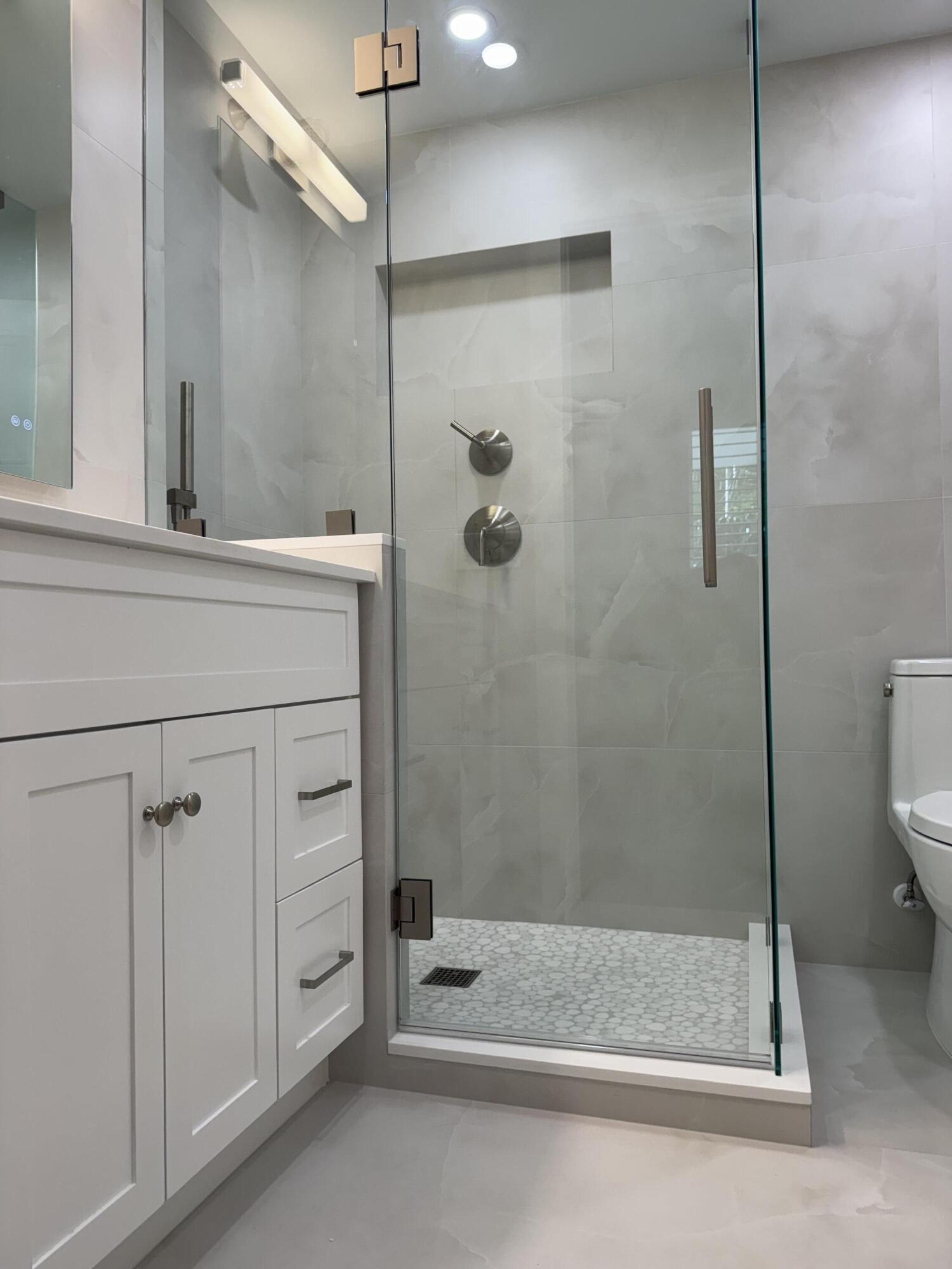 139 Sunrise Avenue 1090