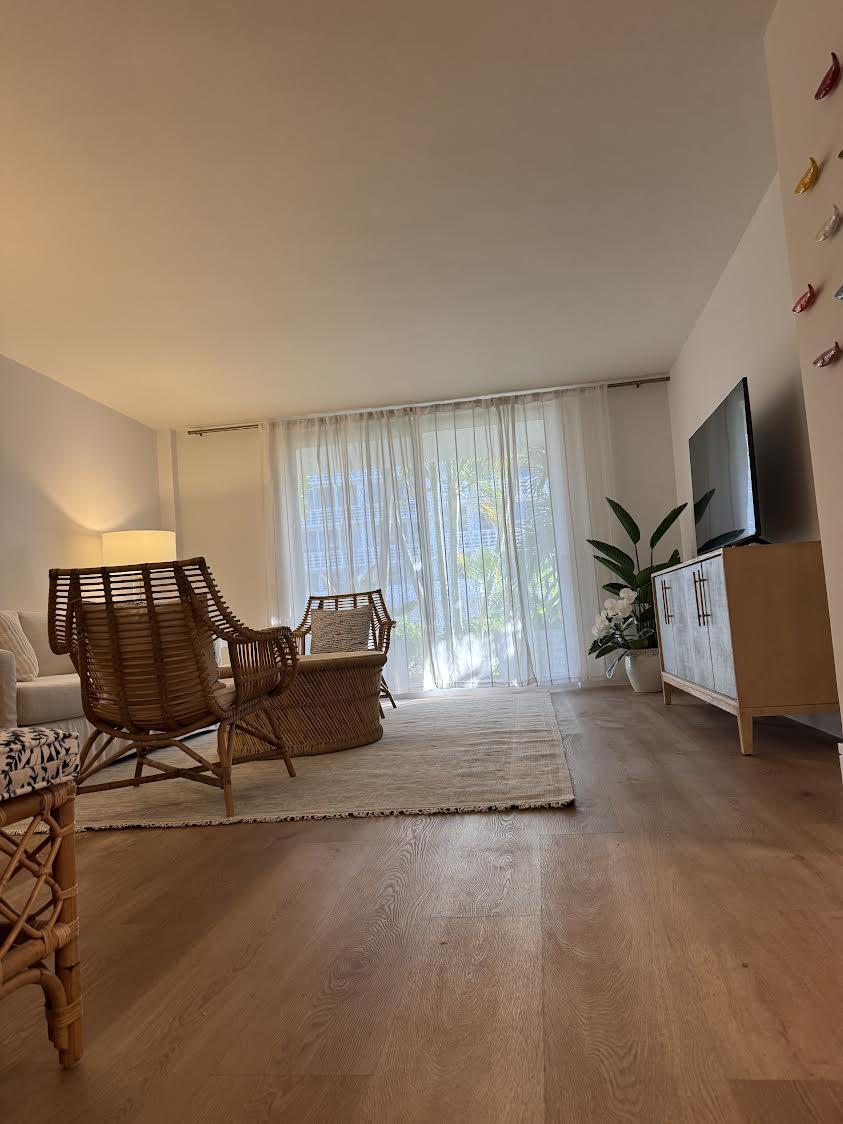 139 Sunrise Avenue 1090