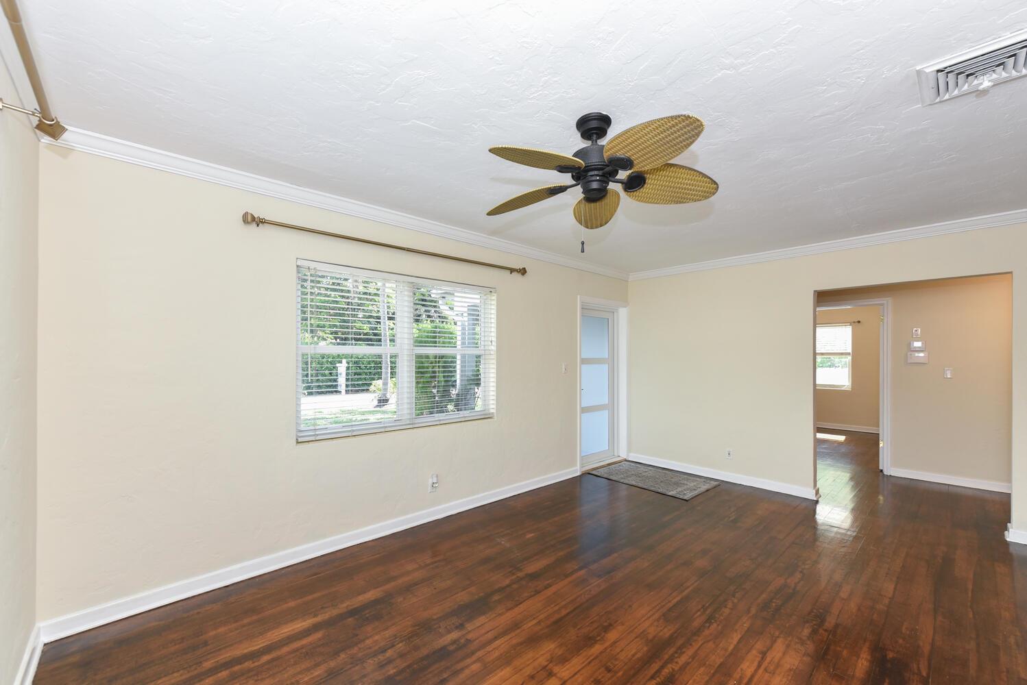 340 Russlyn Drive