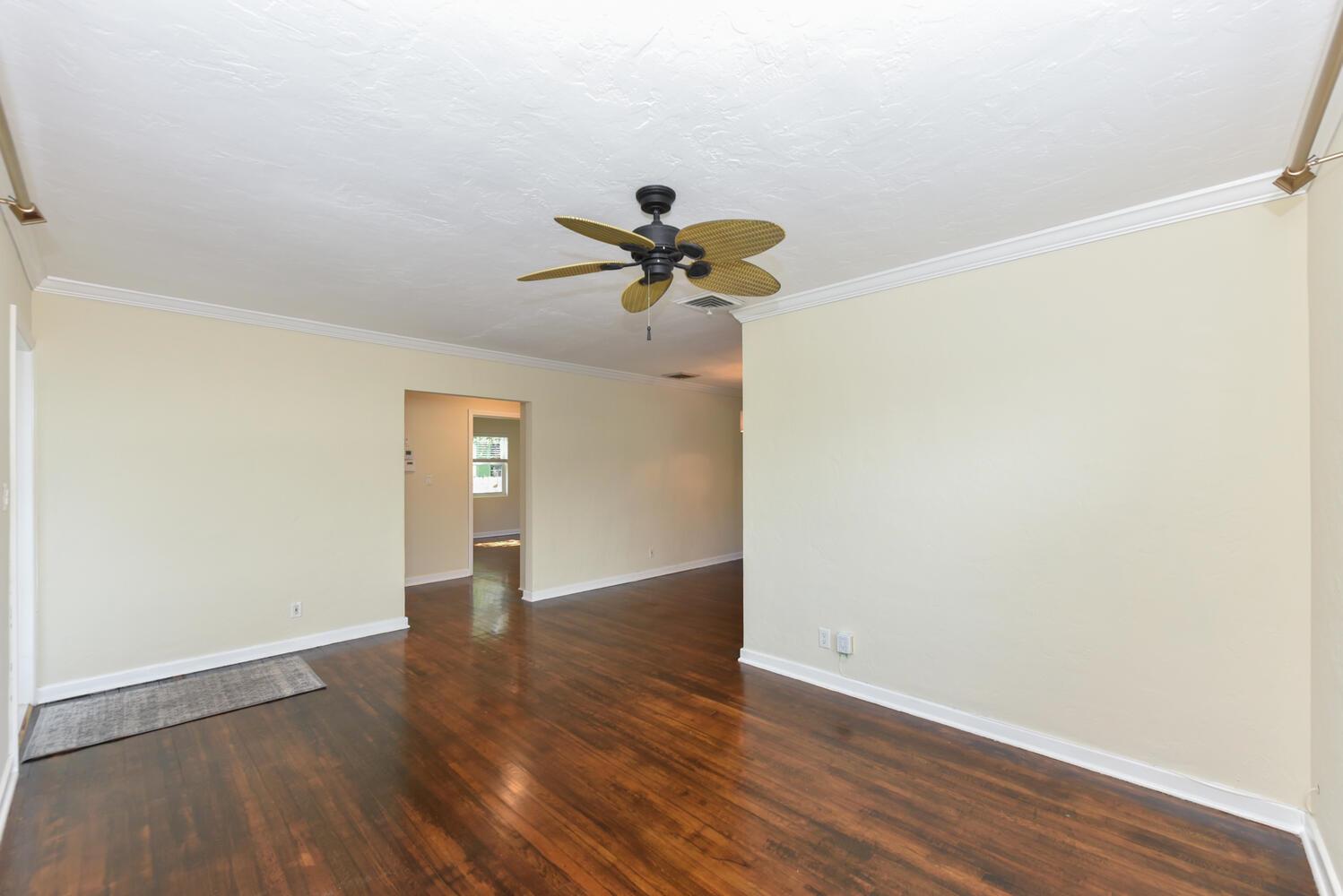 340 Russlyn Drive