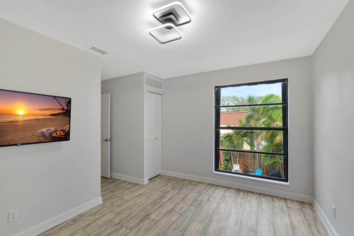 3530 E Gardens B Drive E B