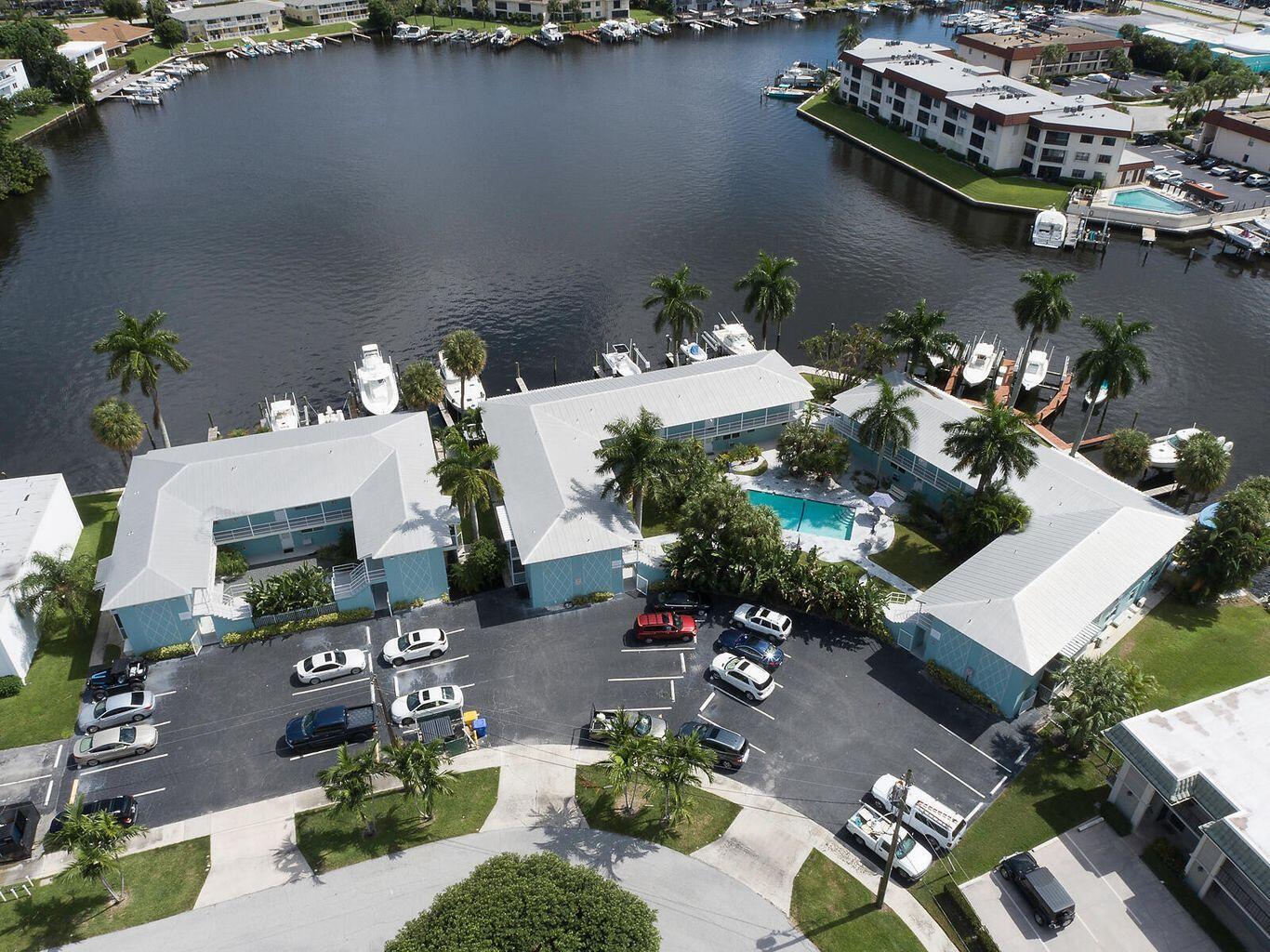 400 Northlake Court 201