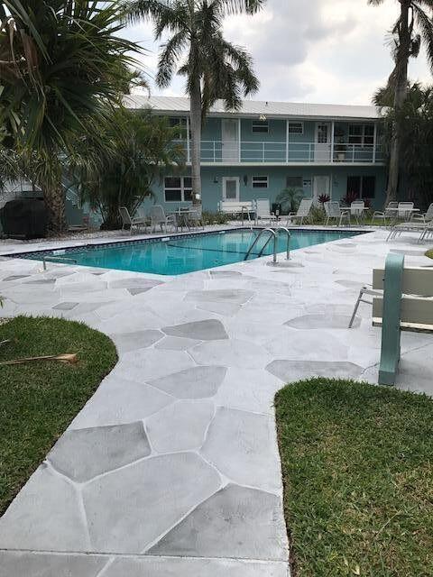 400 Northlake Court 201