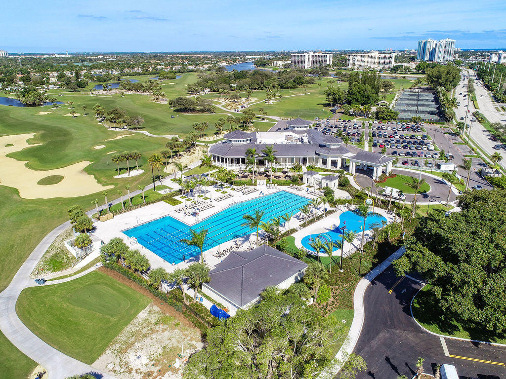 400 Northlake Court 201