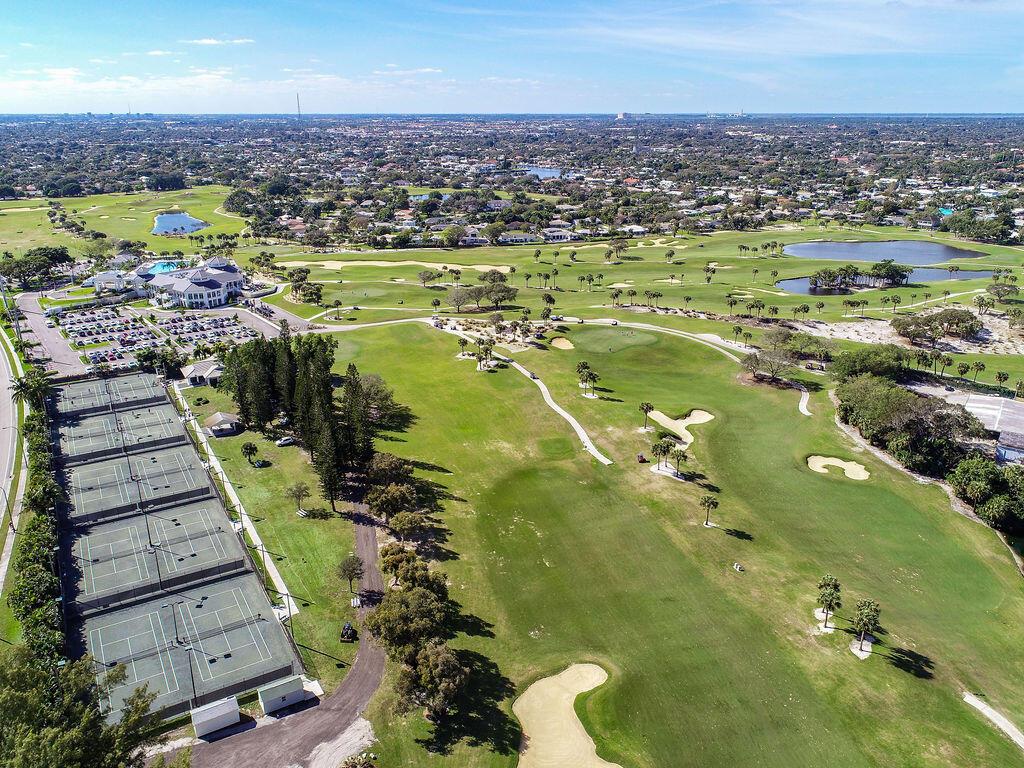 400 Northlake Court 201