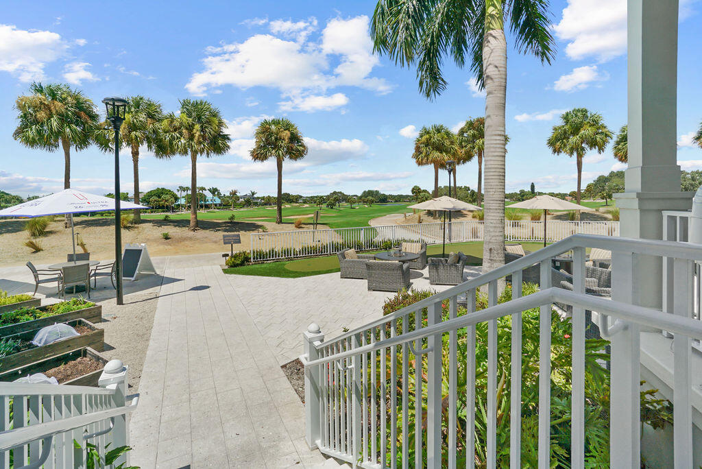 400 Northlake Court 201