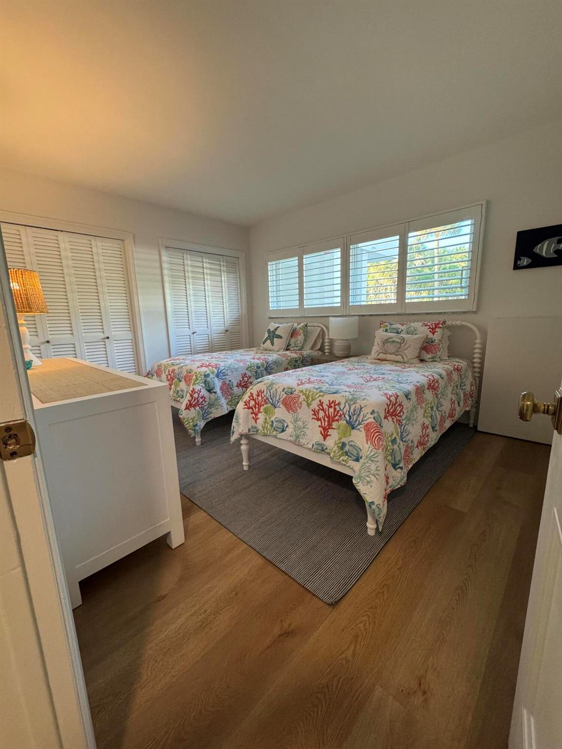 139 Sunrise Avenue 1090