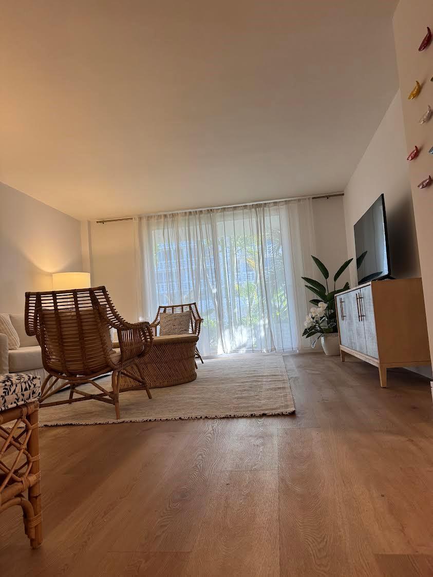 139 Sunrise Avenue 1090