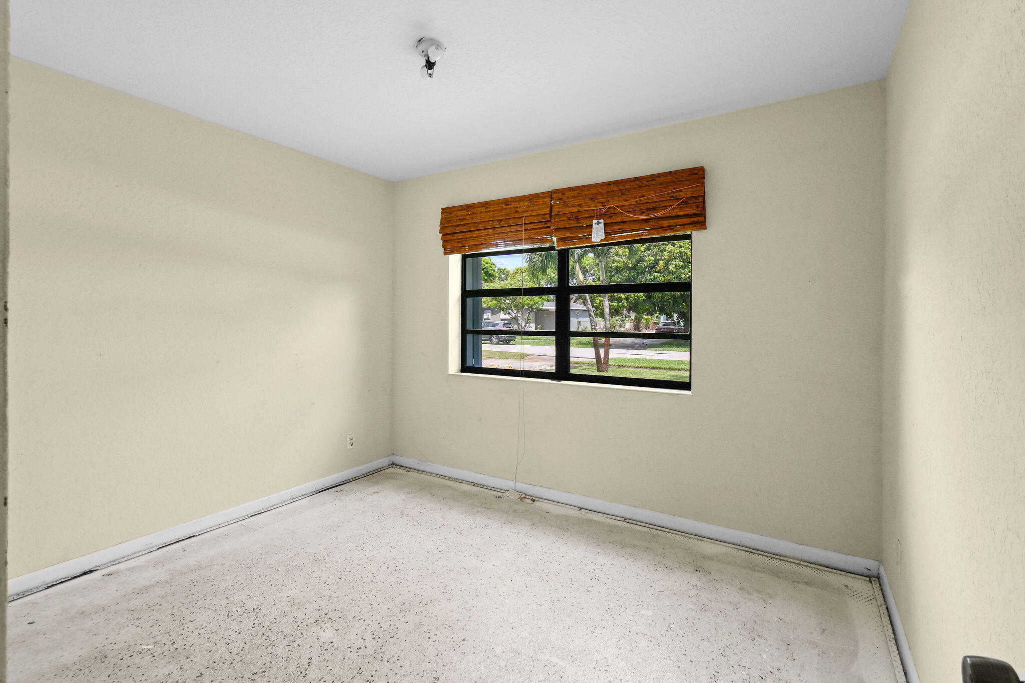 704 W Jasmine Drive