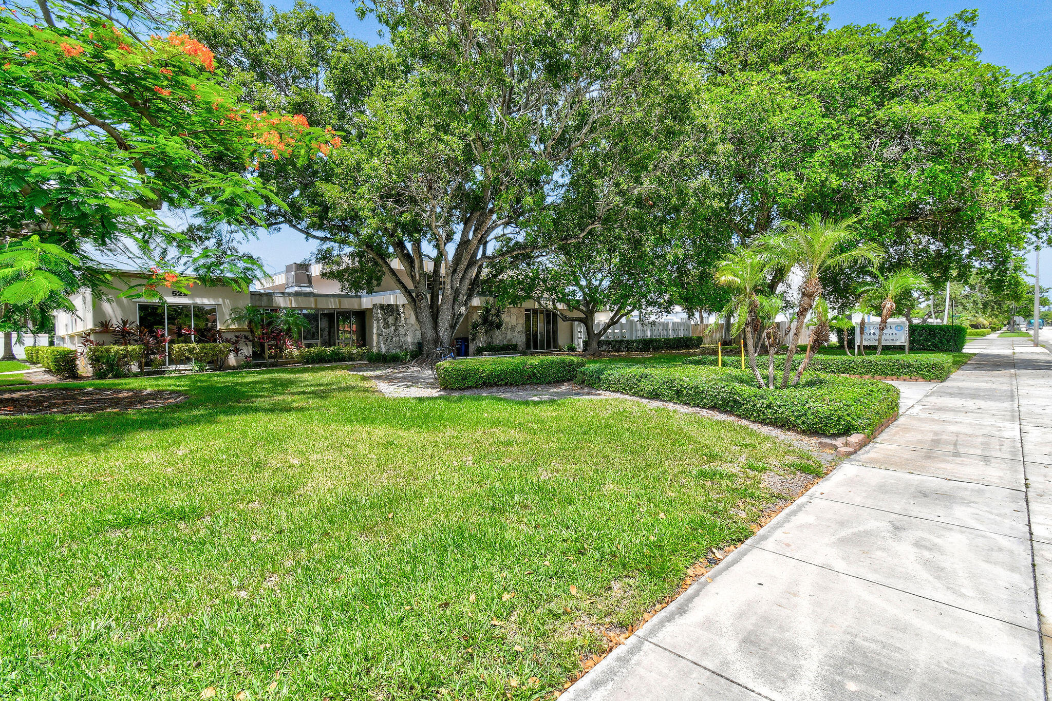 704 W Jasmine Drive