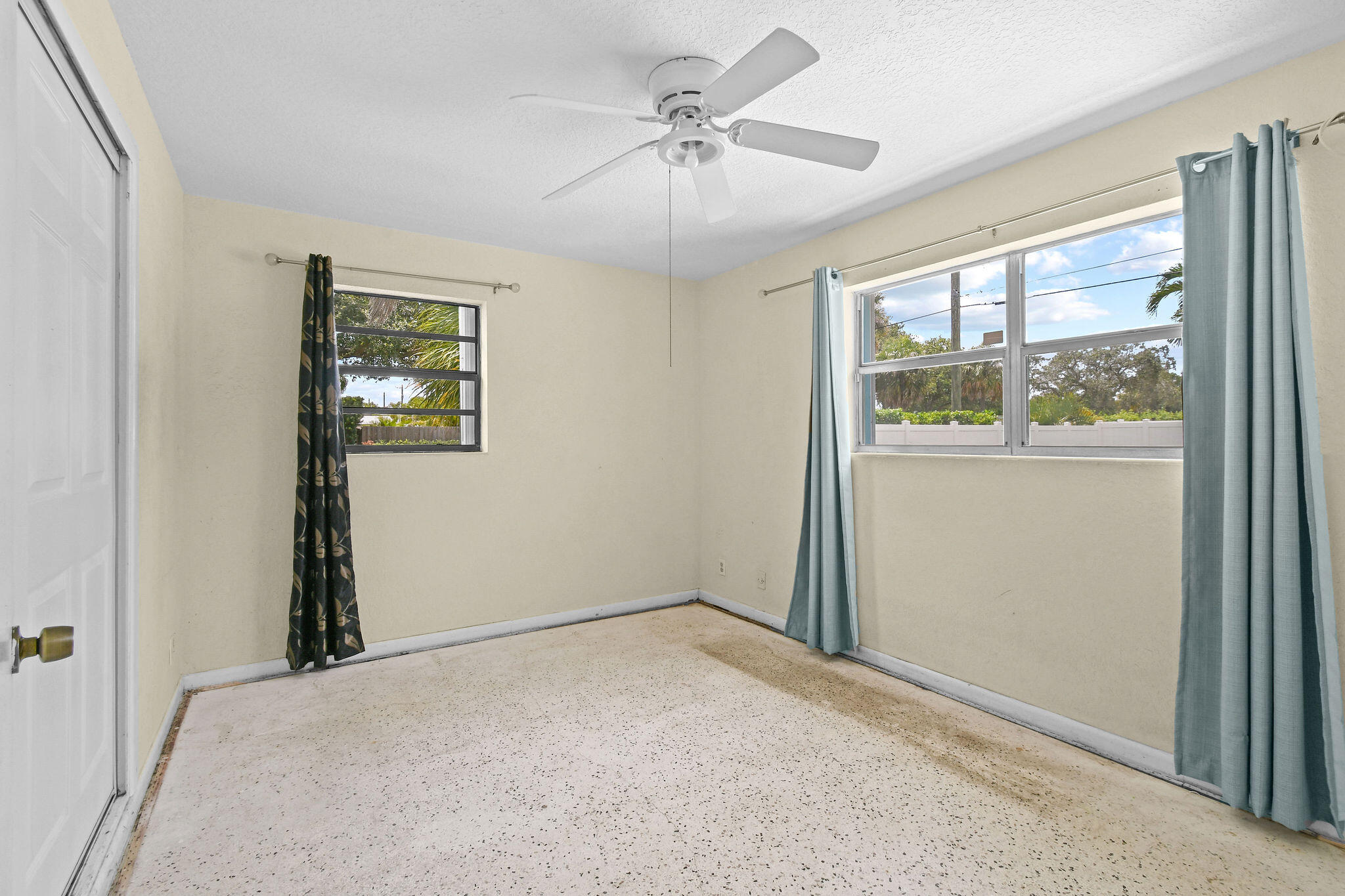 704 W Jasmine Drive